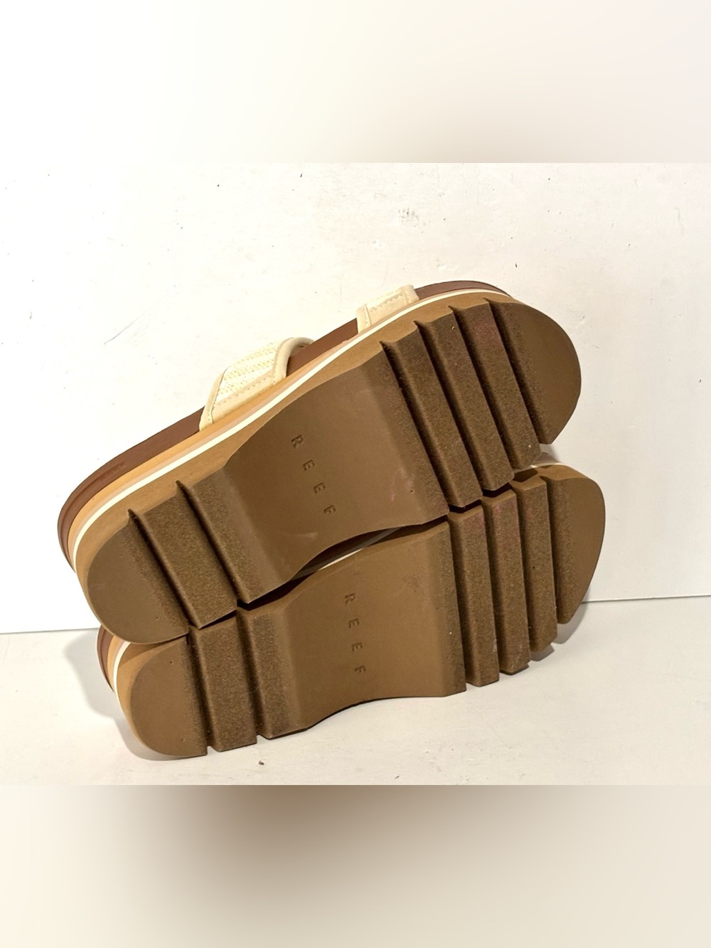 Reef Cushion Vista Higher Sandal Slide on Flip Flop Size 9.5 EUC - Picture 9 of 10